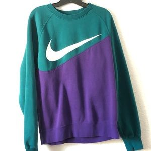 Nike sweater (vintage style) sz MEdium